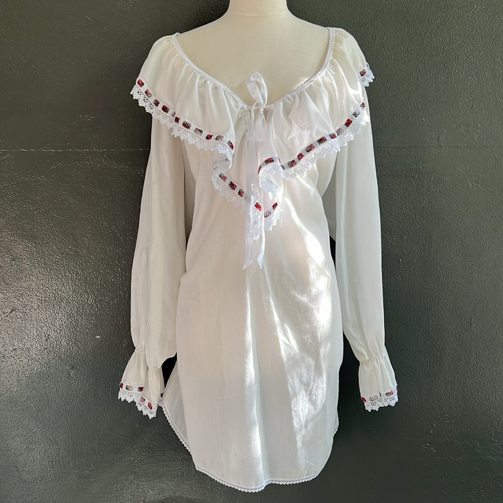 White Ruffled Women's Renaissance Top - Picture 8 of 9